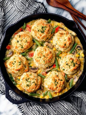 Cheddar Bay Biscuit Chicken Pot Pie Recipe