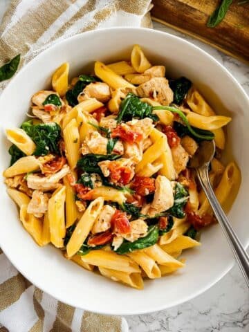 Tomato Spinach Chicken Pasta Recipe