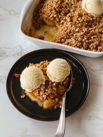 Bake Apples with Oatmeal Crumble Recipe