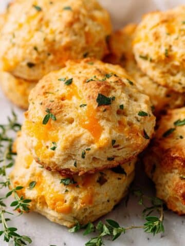 Cheddar Herb Biscuits Recipe