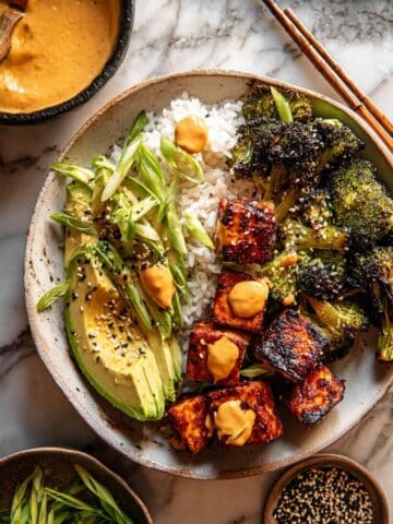 35 Minute Chili Honey Garlic Salmon Bowls Recipe