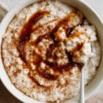 10-Minute Vegan Cinnamon Roll Oatmeal Recipe