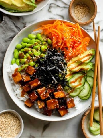 Sushi Bowl with Crispy Tofu and Fresh Veggies Recipe
