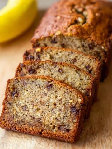 Moist Banana Bread with Walnuts and Raisins Recipe