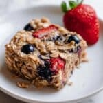 One Bowl Baked Oatmeal with Mixed Berries and Walnuts Recipe